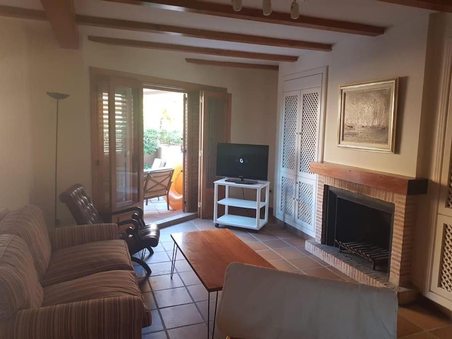 Chalet Adosado En La Playa De El Perellonet Con Piscina, Pista Tenis Walencja Zewnętrze zdjęcie