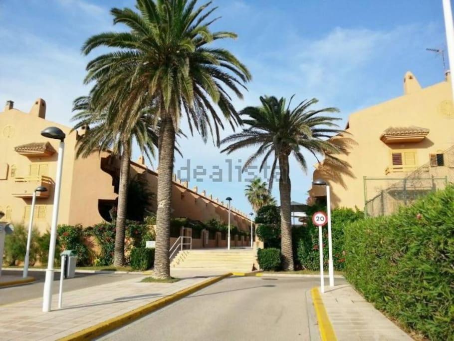 Chalet Adosado En La Playa De El Perellonet Con Piscina, Pista Tenis Walencja Zewnętrze zdjęcie