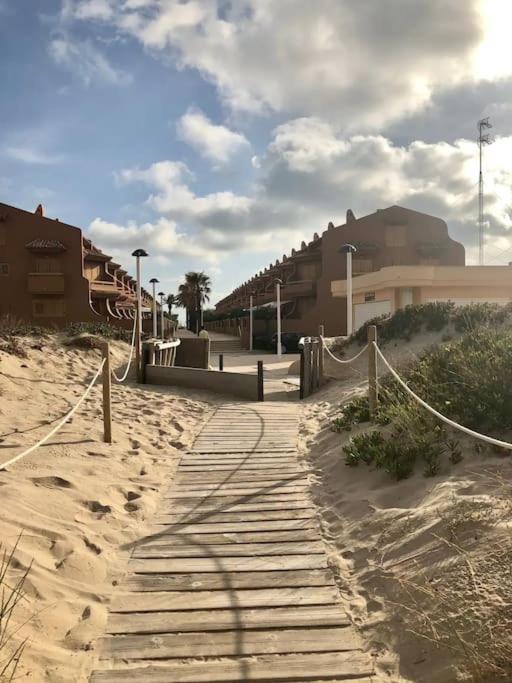 Chalet Adosado En La Playa De El Perellonet Con Piscina, Pista Tenis Walencja Zewnętrze zdjęcie