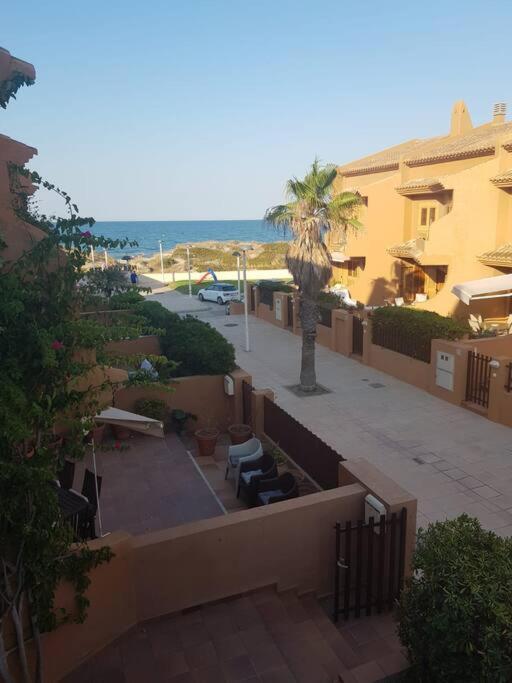Chalet Adosado En La Playa De El Perellonet Con Piscina, Pista Tenis Walencja Zewnętrze zdjęcie