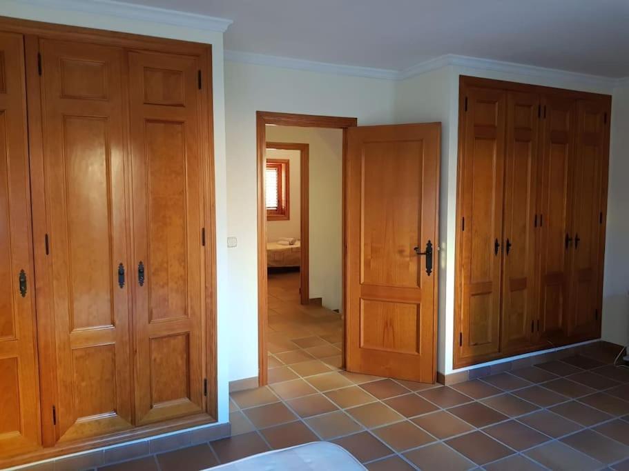 Chalet Adosado En La Playa De El Perellonet Con Piscina, Pista Tenis Walencja Zewnętrze zdjęcie